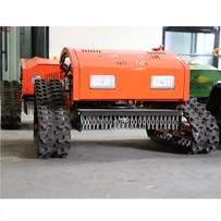 Mazs zāles pļāvējs kāpurķēžu